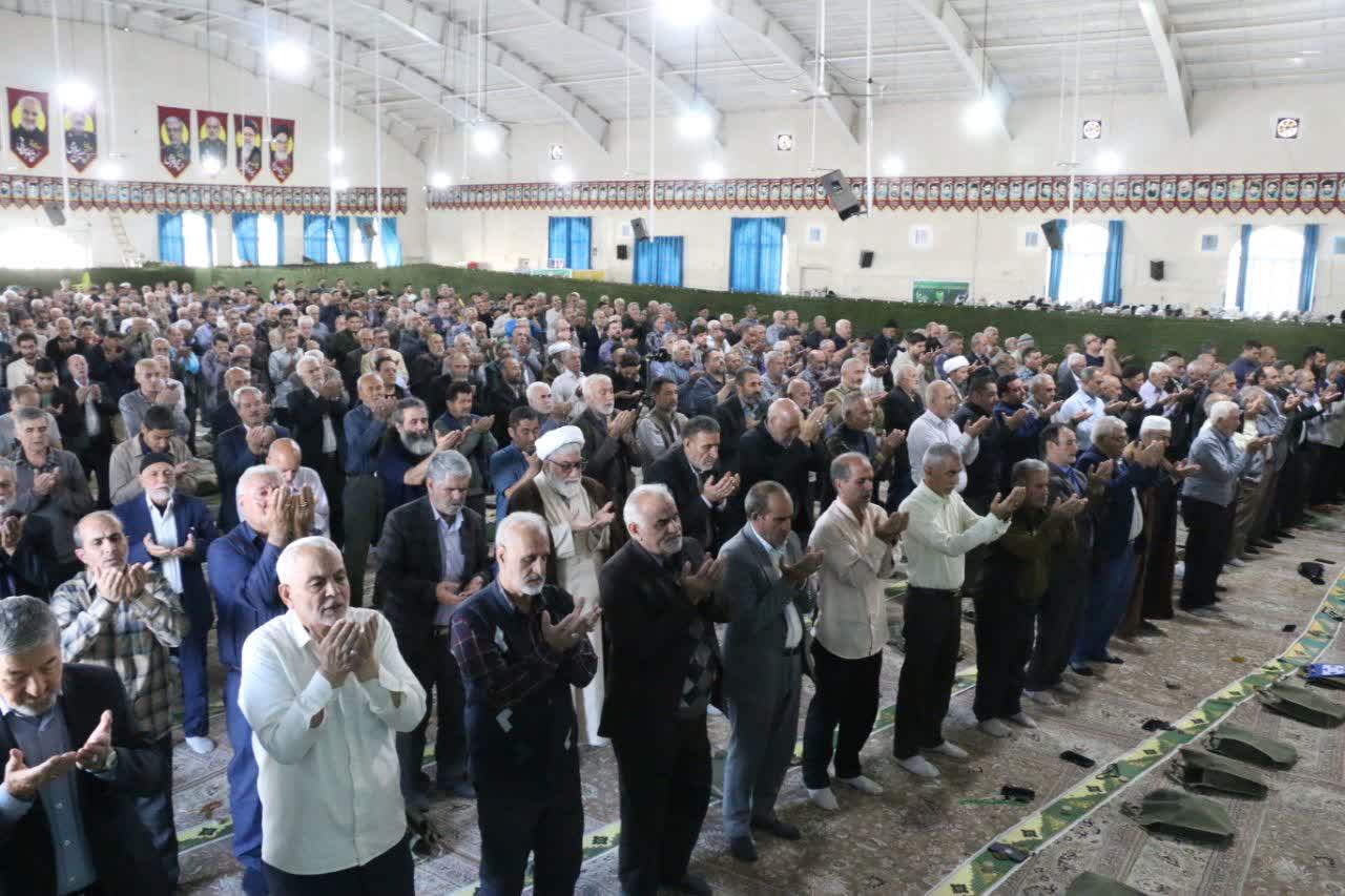 قاب نمازگزاران نمازجمعه محمدشهر