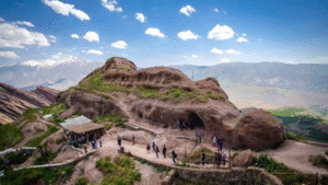 دژ اسرارآمیز ایران در انتظار رأی سرنوشت‌ساز