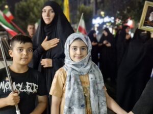 تداوم سوگواری در محمدشهر؛ ۱۲۴ شب غم و عزت در حسرت پدر